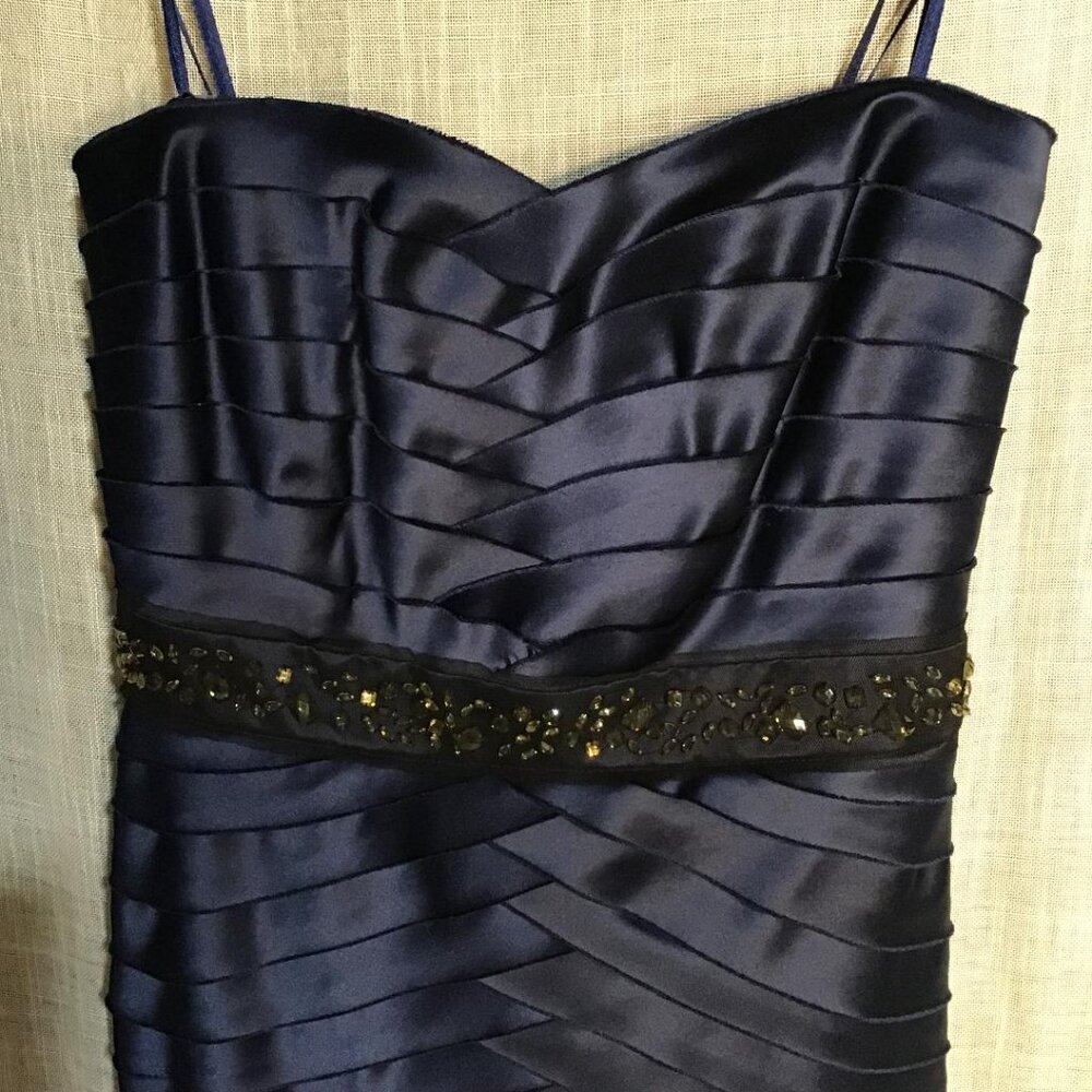 BCBGMAXAZRIA Navy Blue Satin Tiered Pleated Beaded Strapless Cocktail‎ Dress sz8